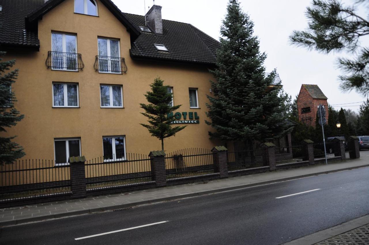 Hotel Zieliniec Posen Exterior foto