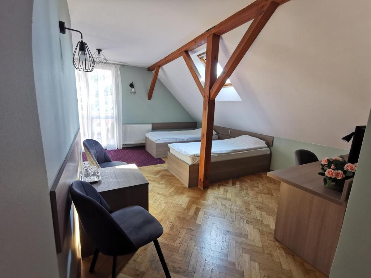 Hotel Zieliniec Posen Exterior foto