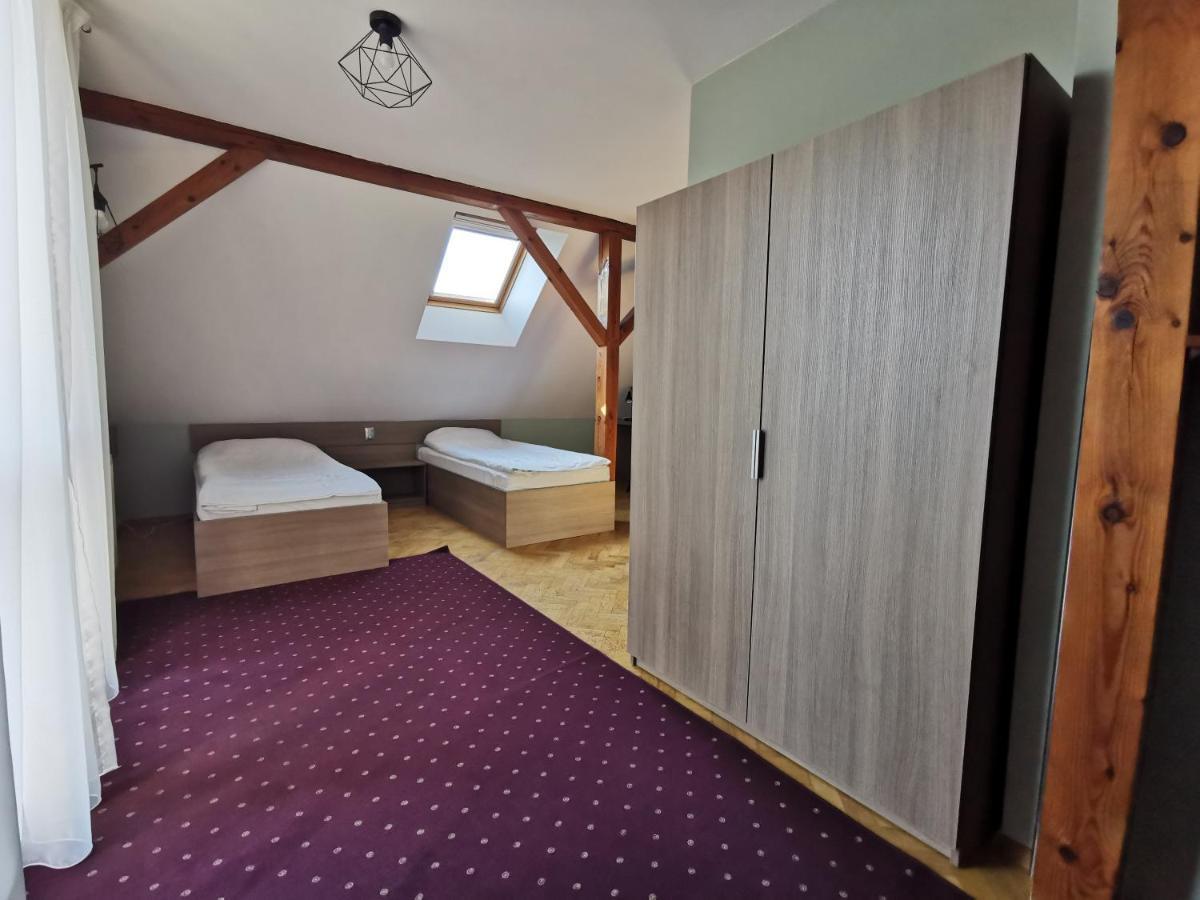 Hotel Zieliniec Posen Exterior foto
